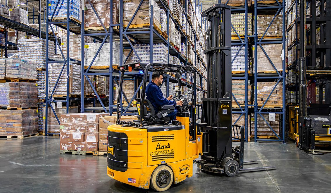 Bendi B40AC Very Narrow Aisle Articulating Forklift in a warehouse