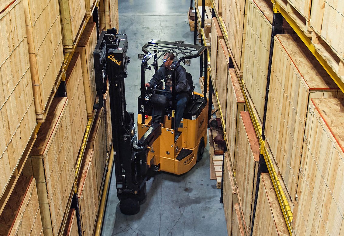 Bendi B3/30AC Narrow Aisle Forklift in warehouse