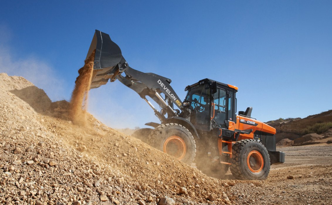DEVELON DL200-7 Wheel Loader dumping gravel
