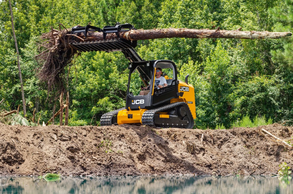 JCB 300T Compact Track Loader with root grapple