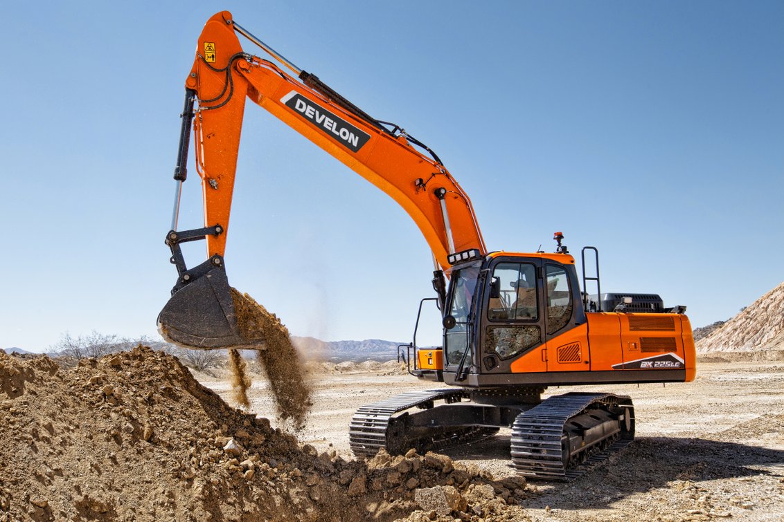 DEVELON DX225LC-7 Crawler Excavator digging