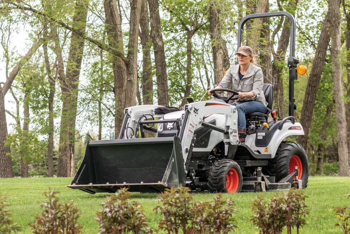 Bobcat CT1025 HST Sub-Compact Tractor mowing