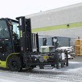 Clark S25XE Renegade Electric Rider Pneumatic Forklift 