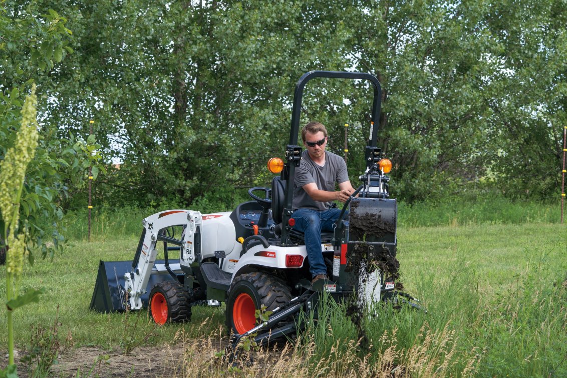 Bobcat CT1021 HST Sub-Compact Tractor with backhoe attachment