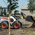 Bobcat L28 Small Articulated Loader dumping mulch