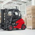 Linde E60 High-Capacity Electric Pneumatic Forklift in a warehouse