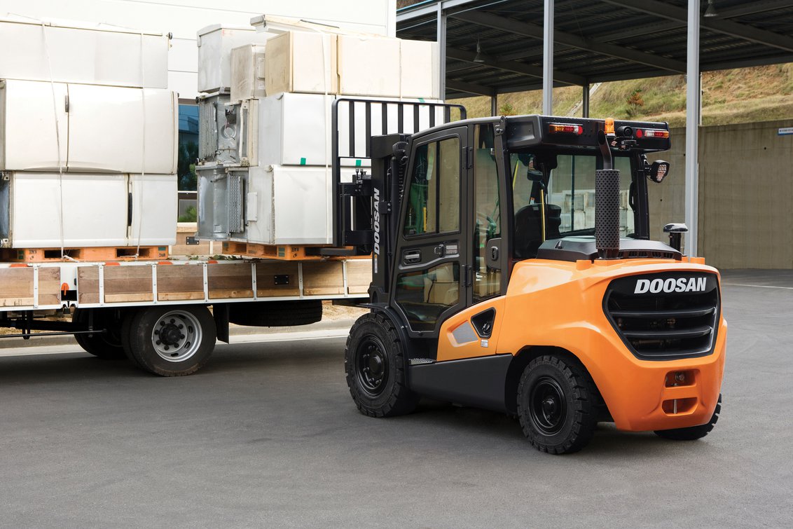 Doosan D30S9 IC Pneumatic Forklift Williams Machinery