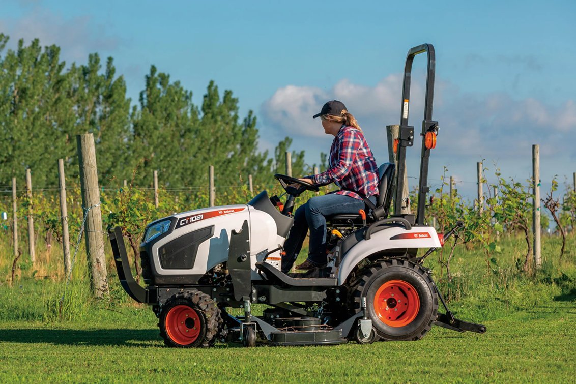 Bobcat CT1021 HST Sub-Compact Tractor mowing
