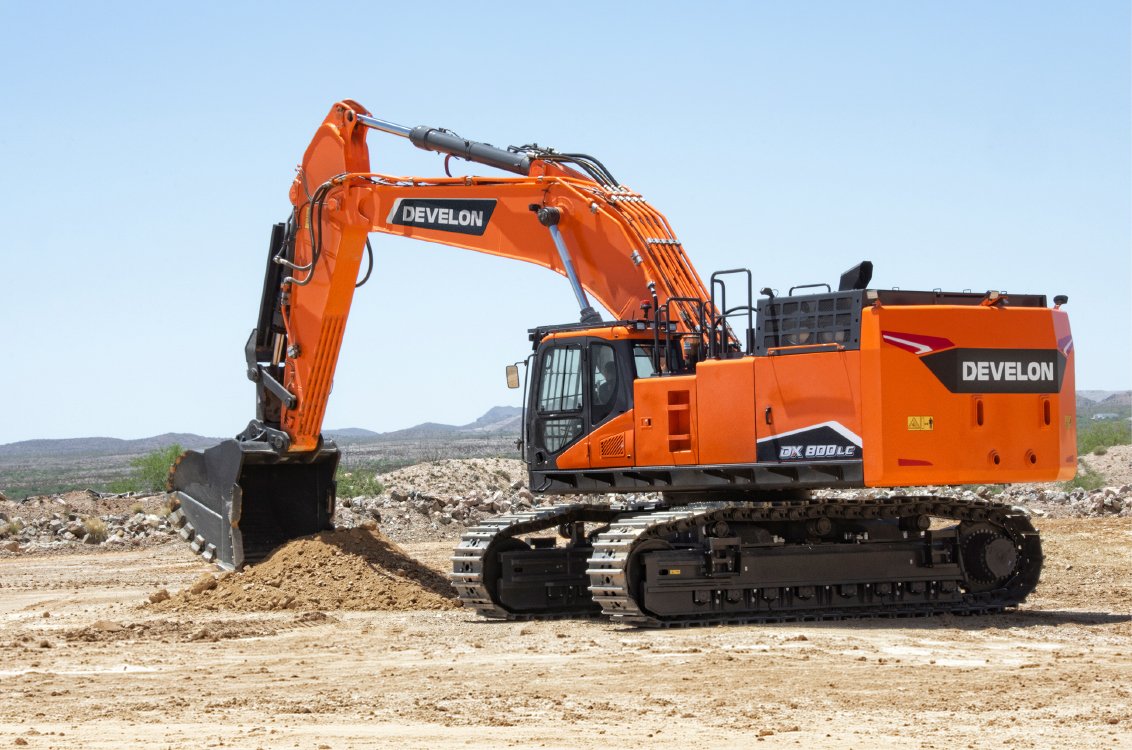 DEVELON DX800LC-7 Crawler Excavator digging
