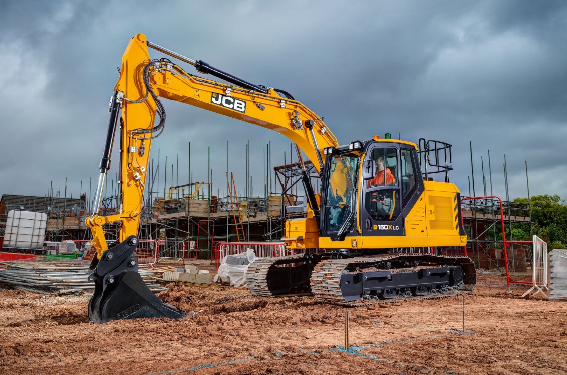 JCB 150X Crawler Excavator digging