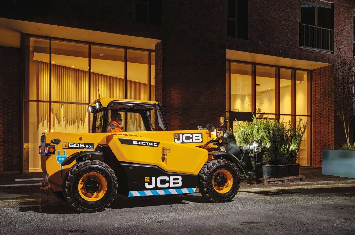 JCB 505-20E Electric Telehandler urban work during quiet night hours