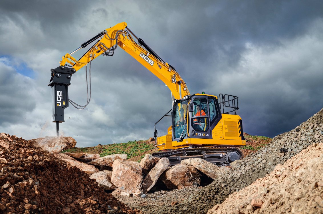 JCB 131X Crawler Excavator breaking rocks