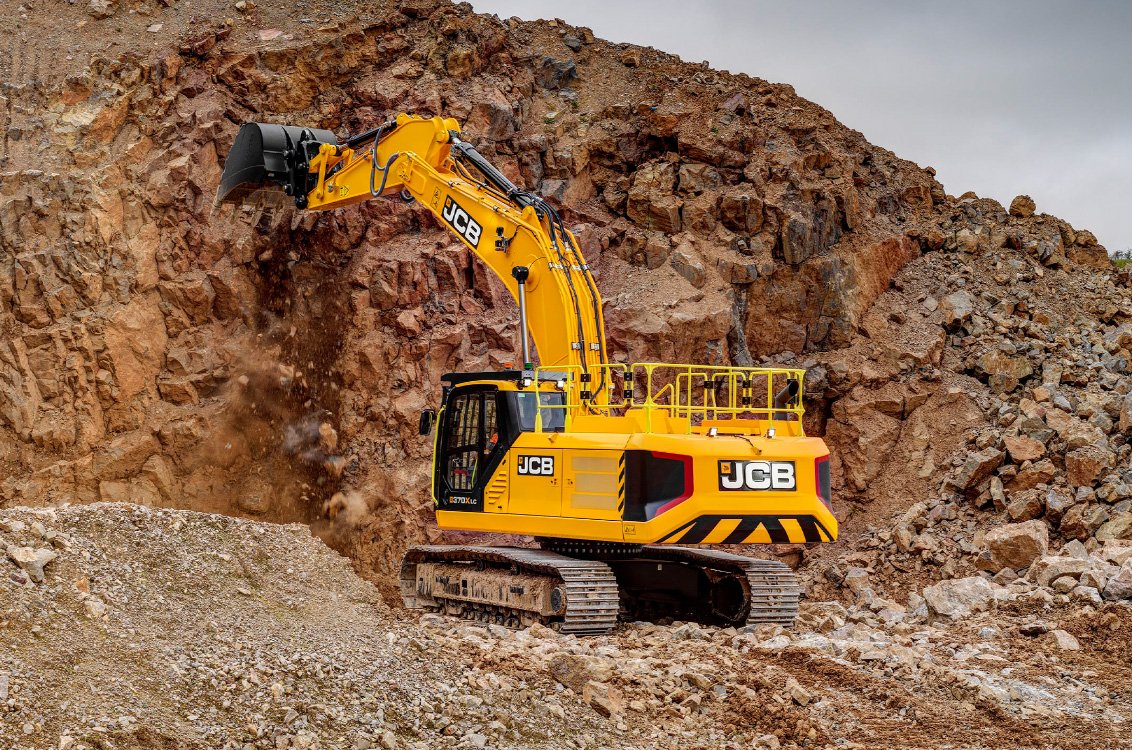 JCB 370X Crawler Excavator taking down a slope