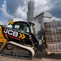 JCB 2TS-7T Teleskid Compact Track Loader carrying heavy cement material