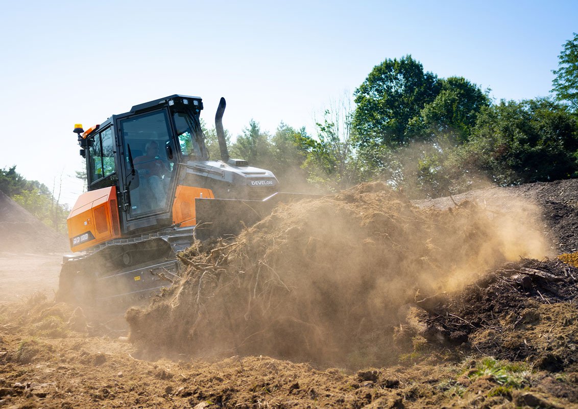 DEVELON DD100 Dozer 