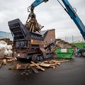 Doppstadt CoreShred 800 Twin-Shaft Shredder shredding scrap wood and construction debris