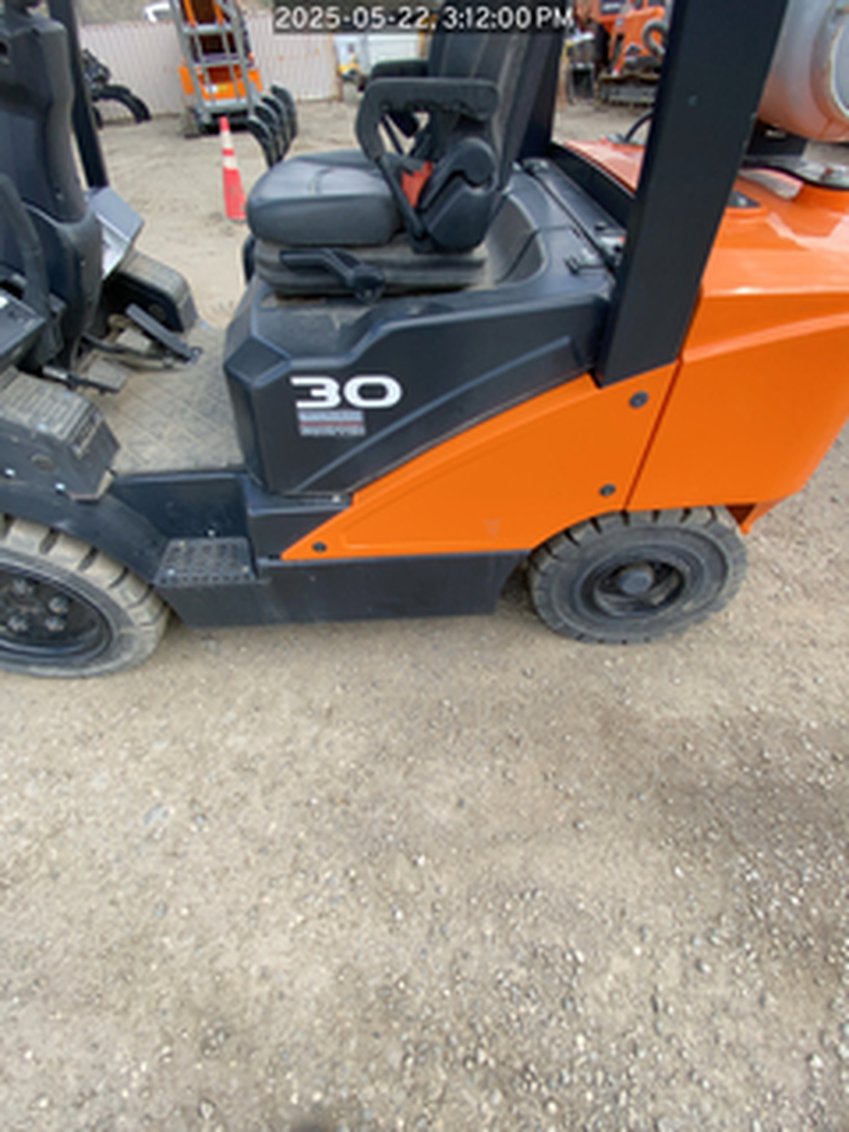 2022 Doosan G30E-5 IC Pneumatic Forklift 