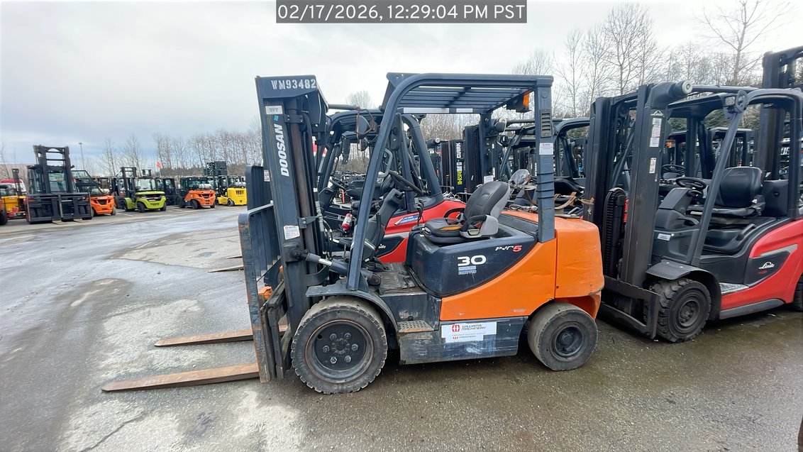 2015 Doosan G30E-5 IC Pneumatic Forklift 
