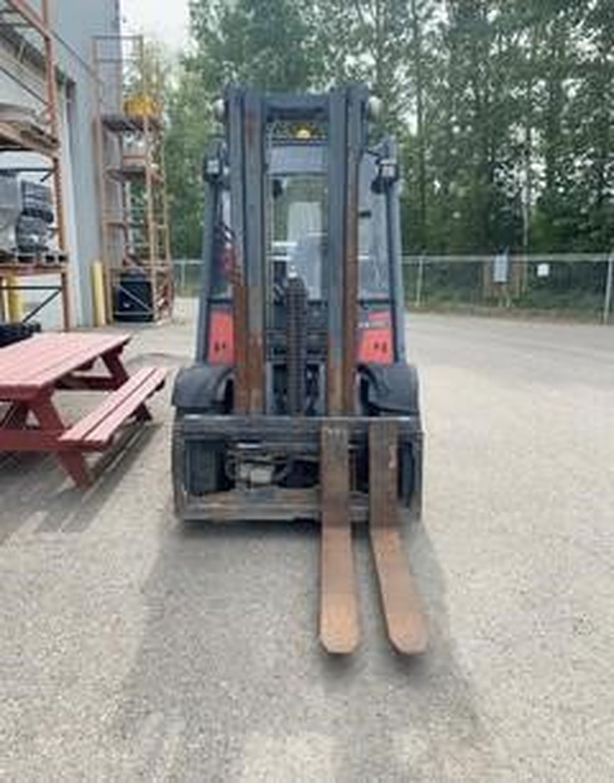 2010 Linde H45 IC Pneumatic Forklift 