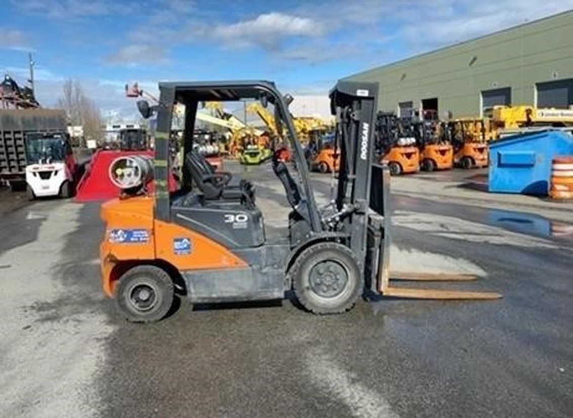2023 Doosan G30E-5 IC Pneumatic Forklift 