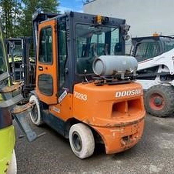 2015 Doosan G35-7 IC-Pneumatic Forklift 