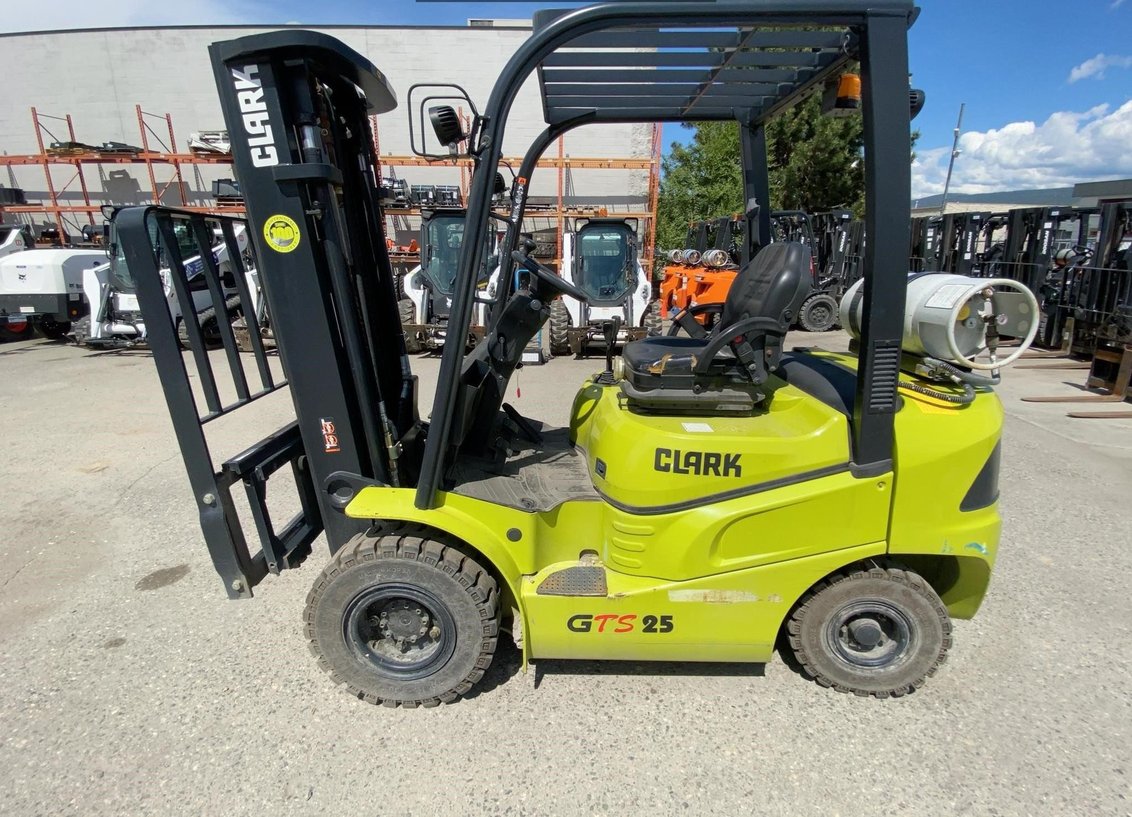 2019 Clark GTS25 IC Pneumatic Forklift 