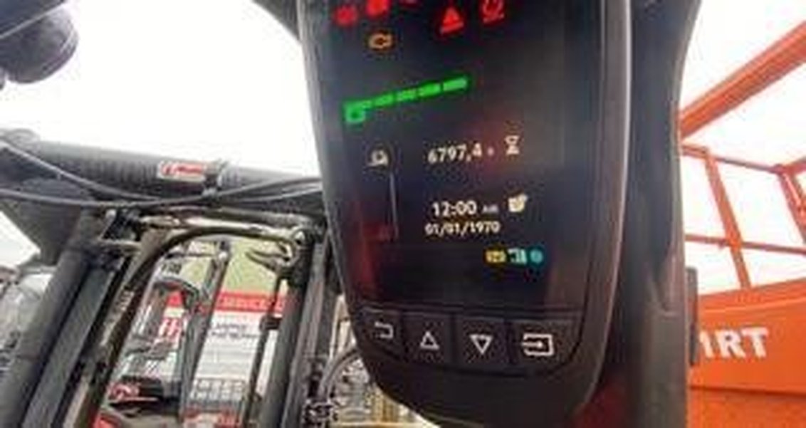 2018 Linde H18T IC Pneumatic Forklift 