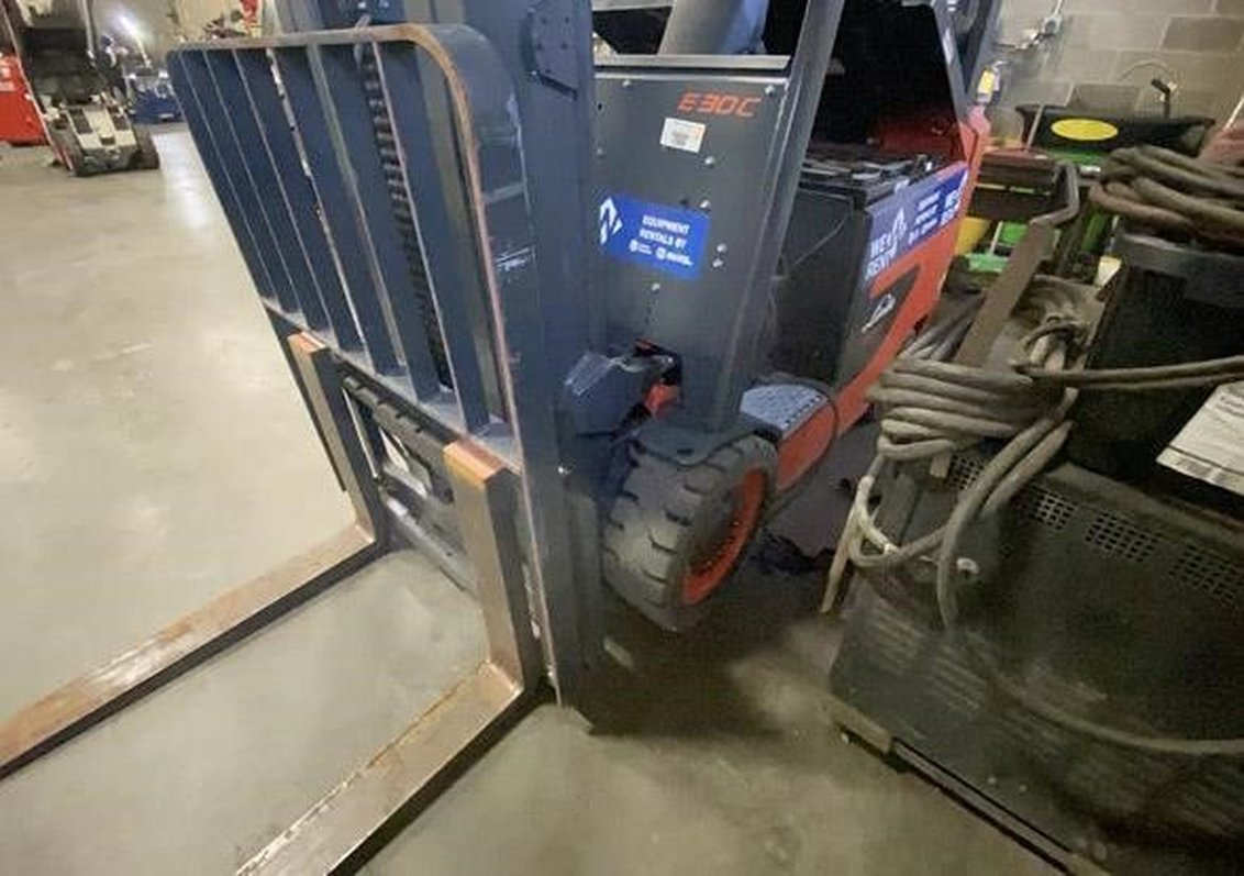 2023 Linde E30 FORKLIFT - E30 - C 