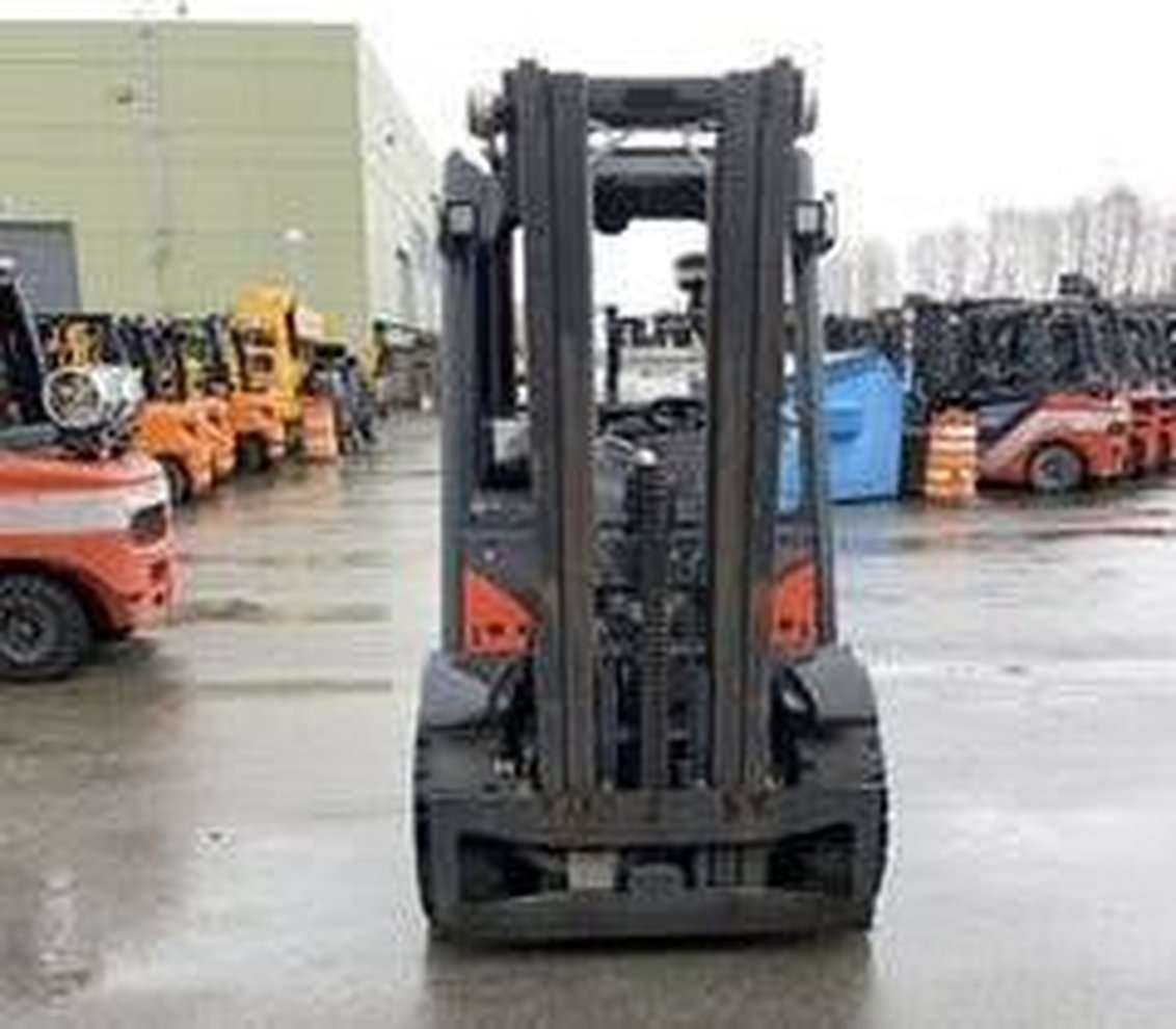 2018 Linde H25 IC Pneumatic Forklift 3-Stage 