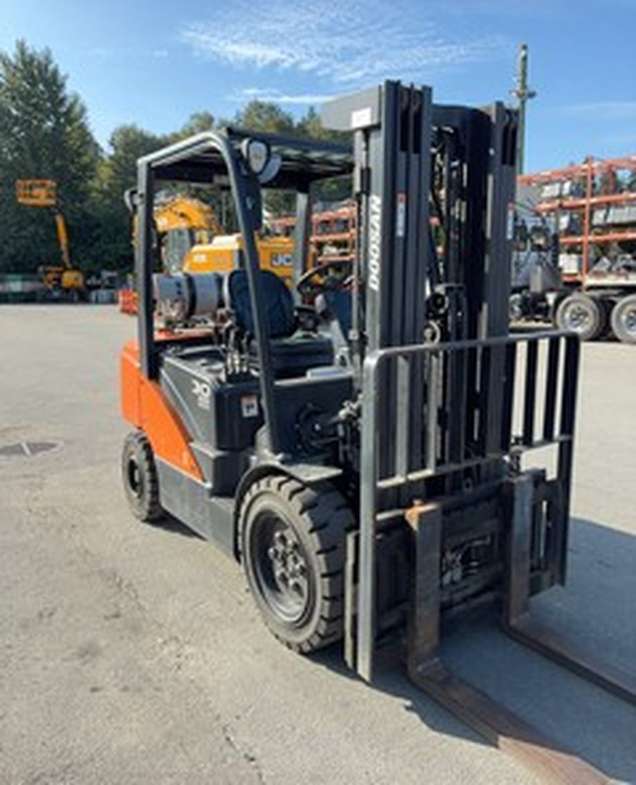 2022 Doosan G30E-5 IC Pneumatic Forklift 