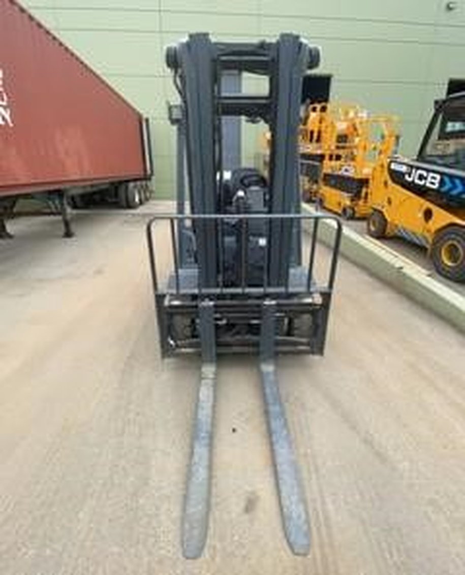 2022 Linde H25 IC Pneumatic Forklift 3-Stage 