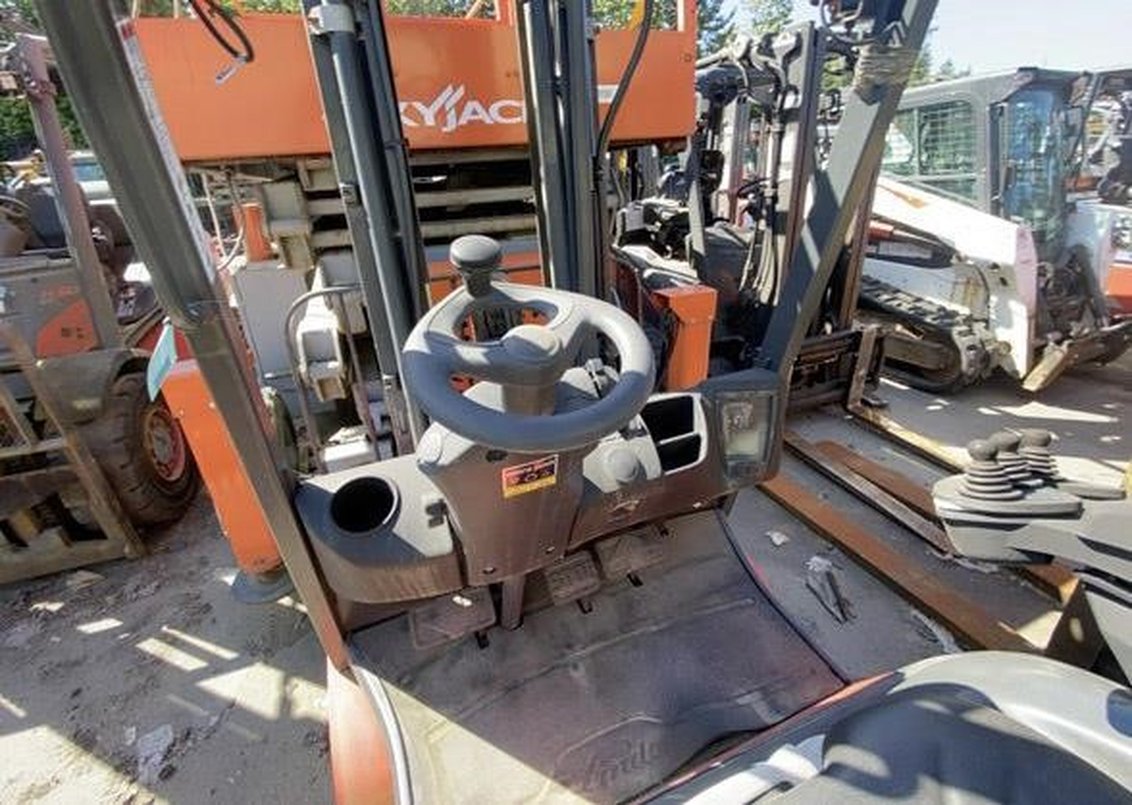 2017 Linde H25 IC Pneumatic Forklift 3-Stage 