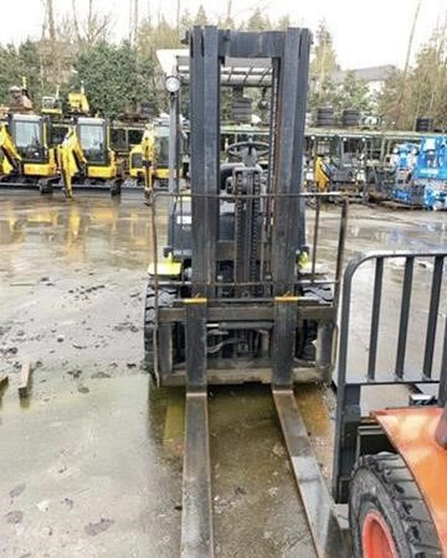 2014 Clark C30 IC Pneumatic Forklift 