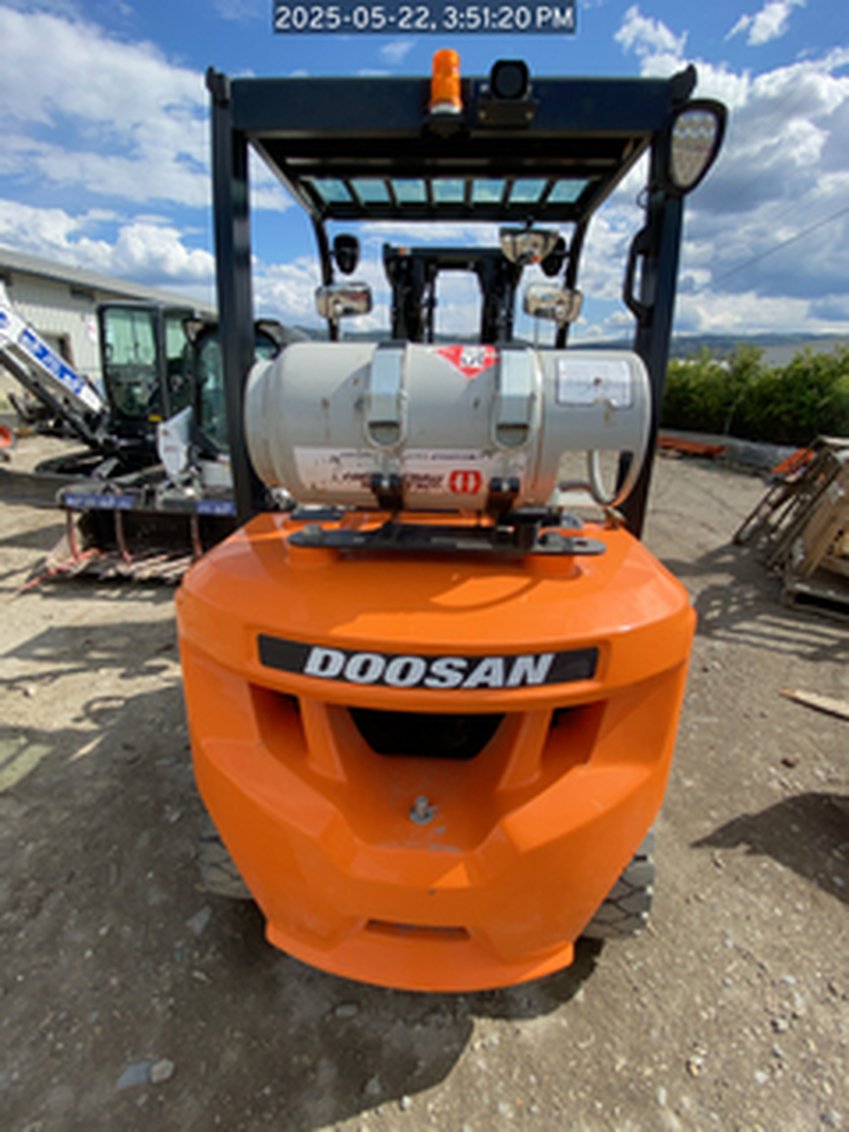 2022 Doosan G30E-5 IC Pneumatic Forklift 