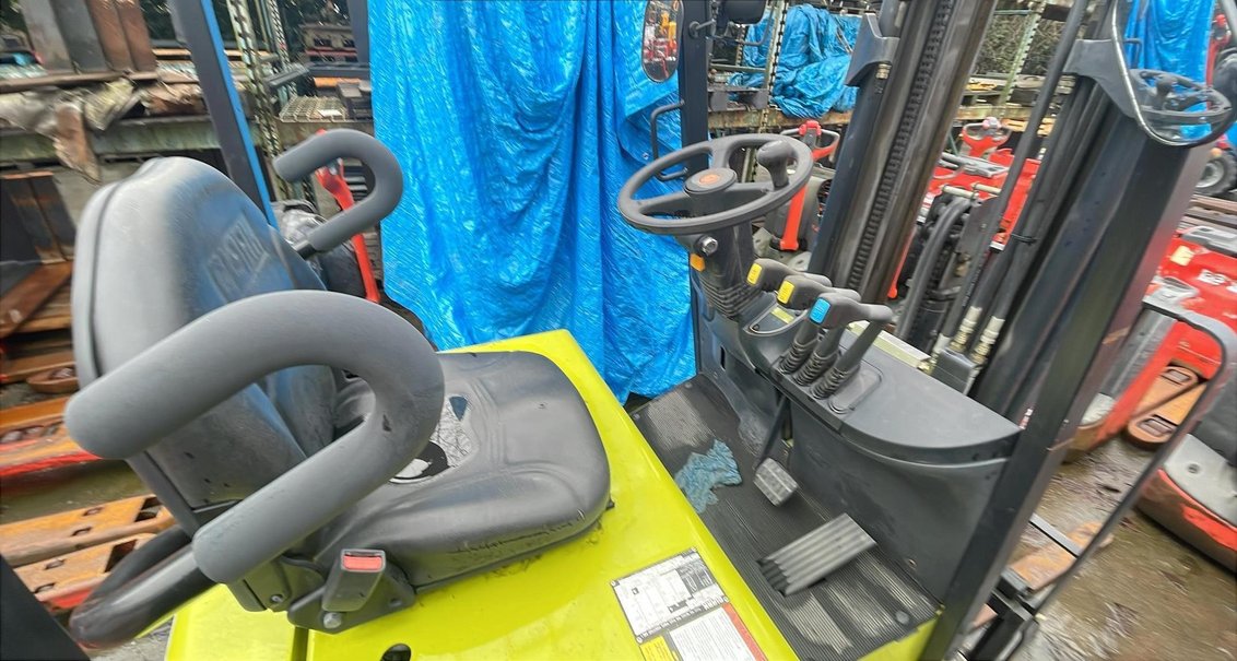 2016 Clark TMX25 Electric Rider Cushion Forklift 