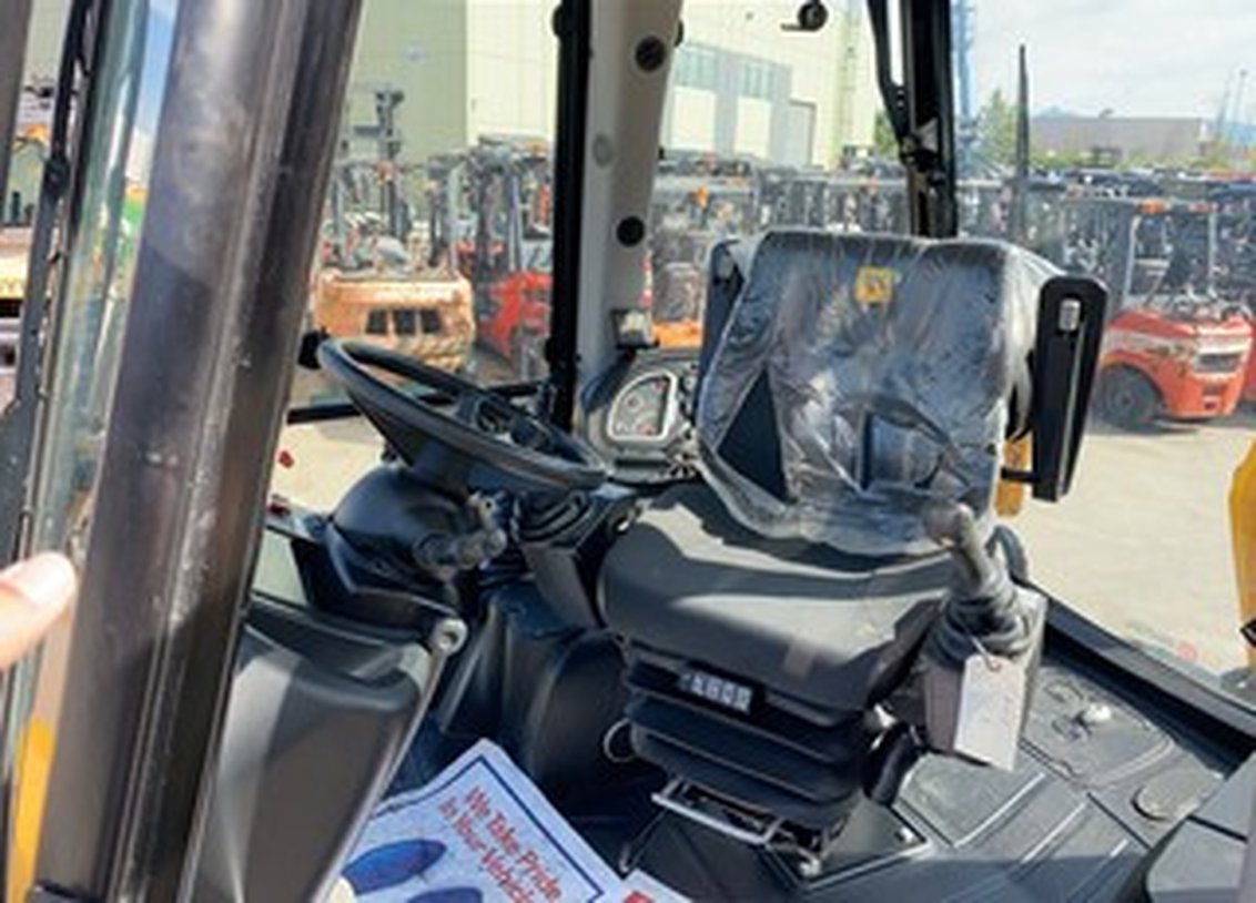 2023 JCB 3CX Backhoe Loader 