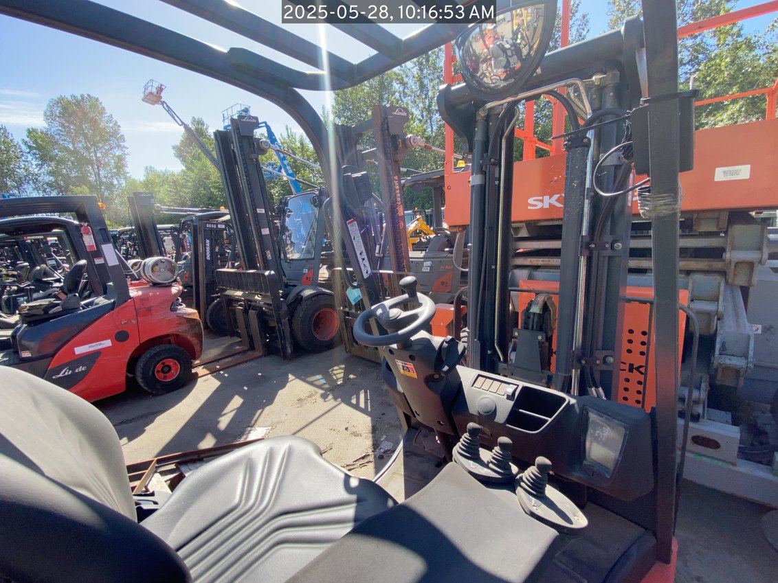 2017 Linde H25 IC Pneumatic Forklift 3-Stage 