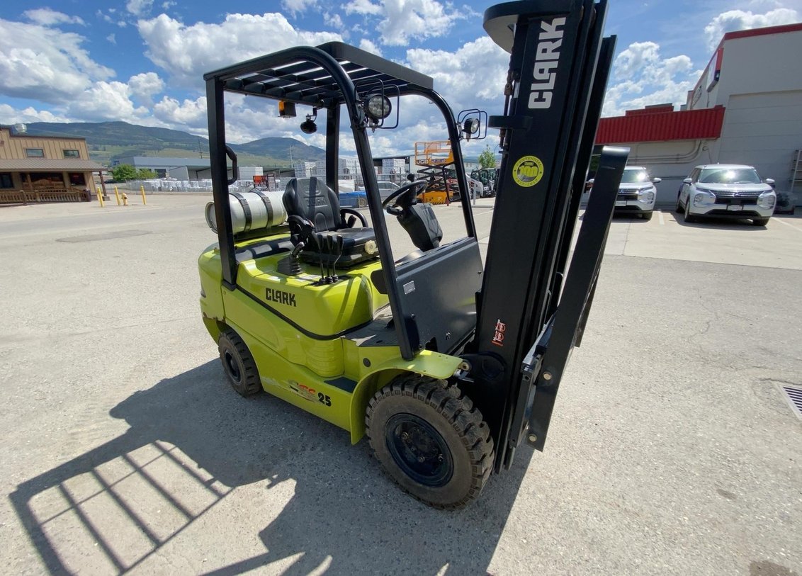 2019 Clark GTS25 IC Pneumatic Forklift 