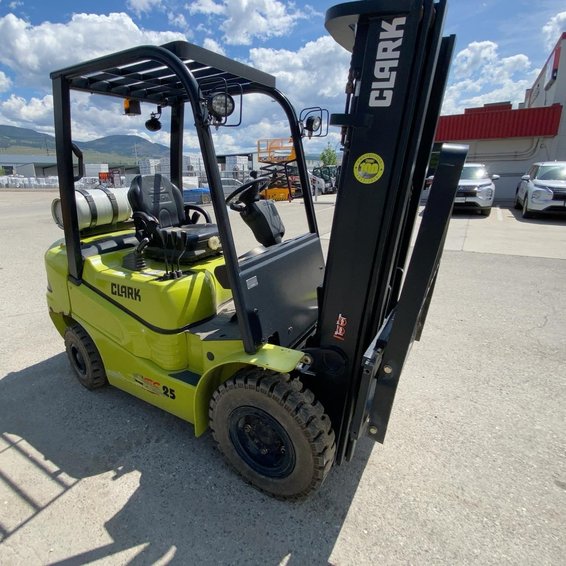 2019 Clark GTS25 IC Pneumatic Forklift 