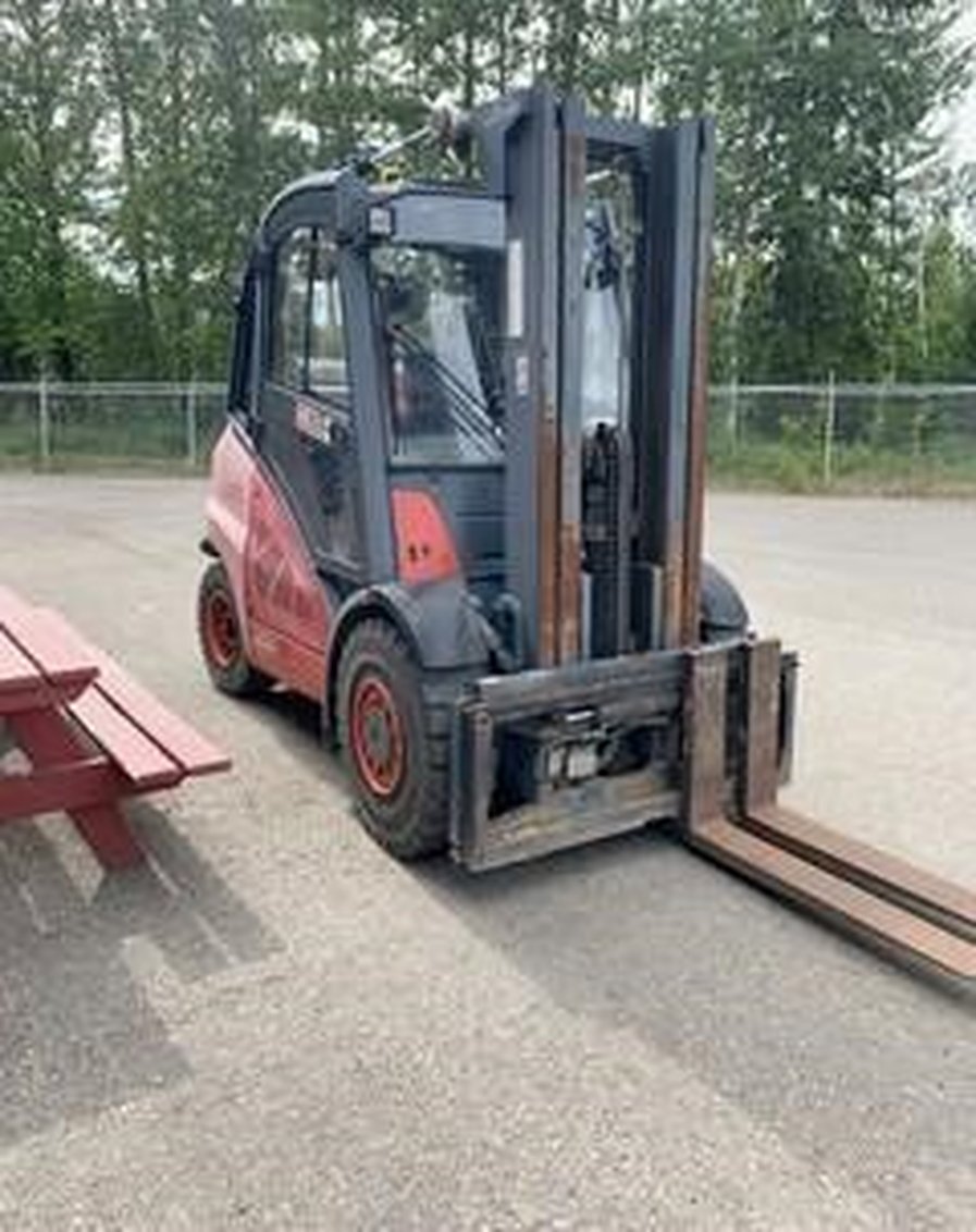 2010 Linde H45 IC Pneumatic Forklift 