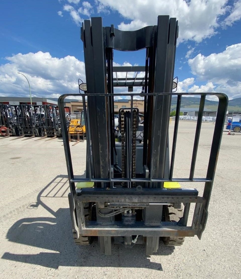 2019 Clark GTS25 IC Pneumatic Forklift 