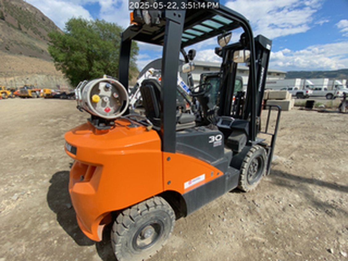 2022 Doosan G30E-5 IC Pneumatic Forklift 
