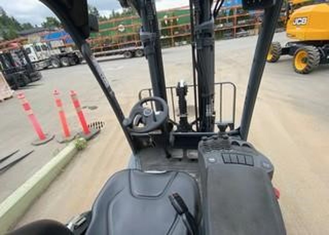 2022 Linde H25 IC Pneumatic Forklift 3-Stage 