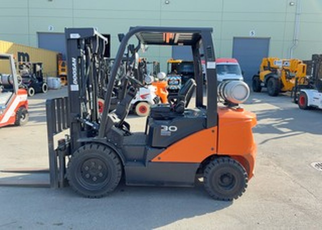 2022 Doosan G30E-5 IC Pneumatic Forklift 