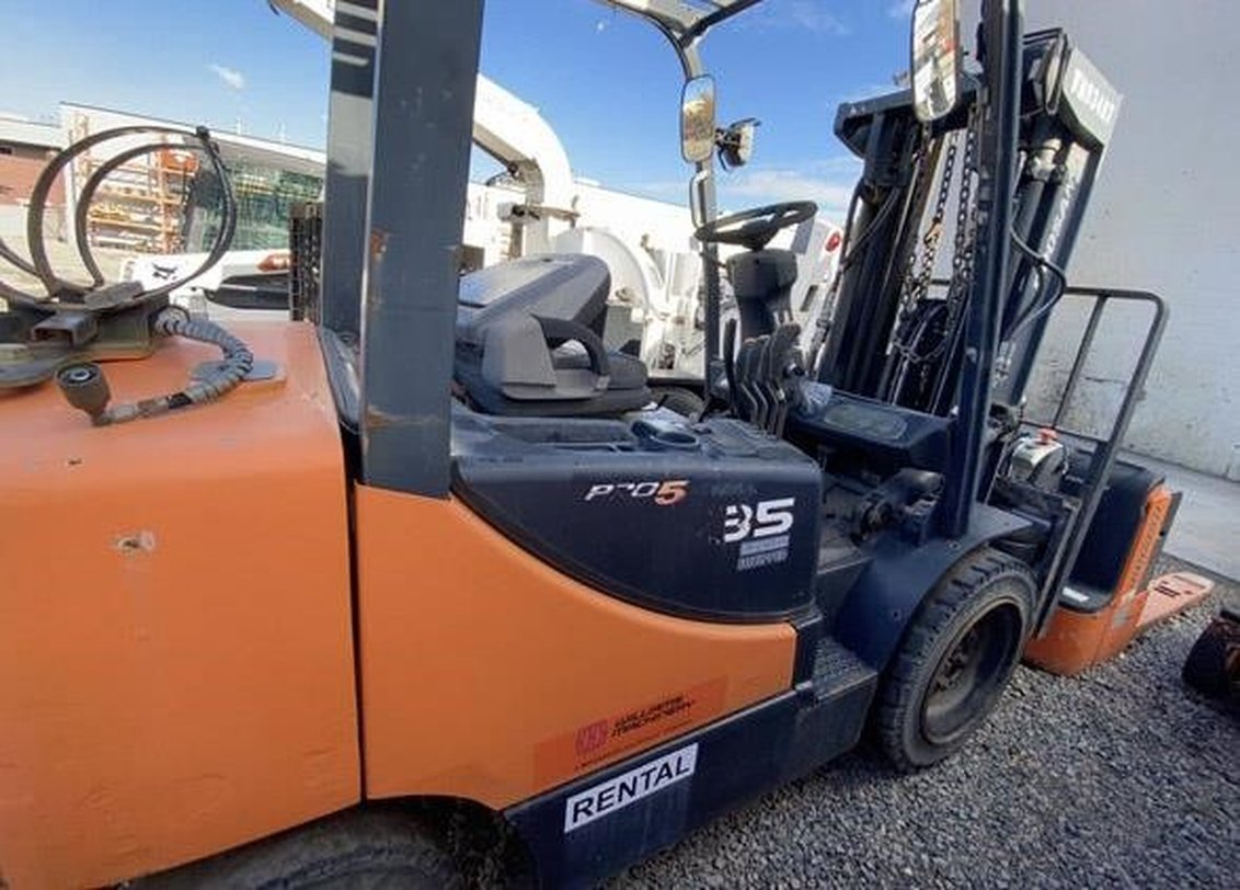 2015 Doosan G35-7 IC-Pneumatic Forklift 
