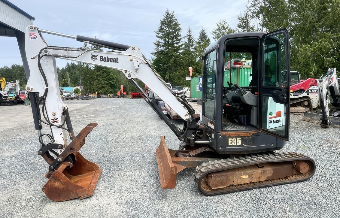2011 Bobcat E35 Mini Excavator 