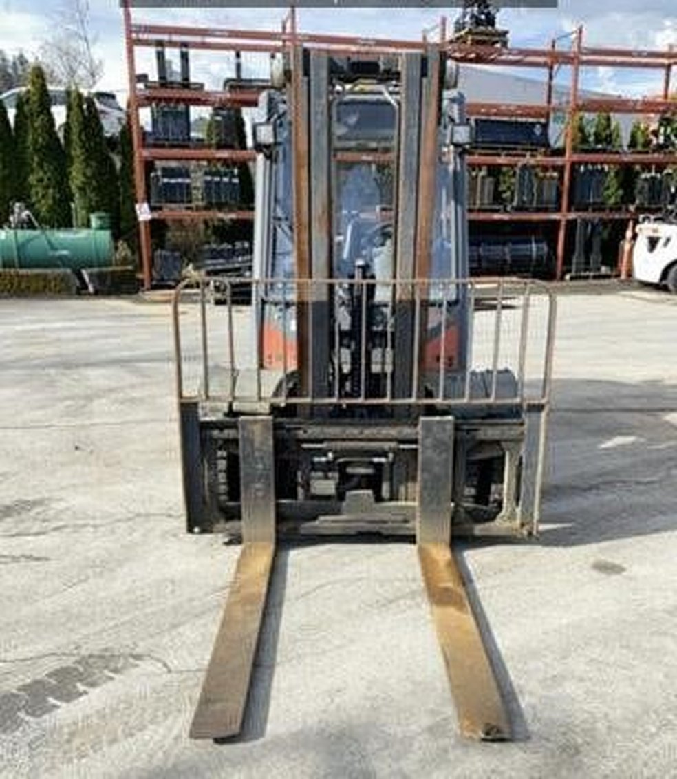 2014 Linde H35 IC Pneumatic Forklift 