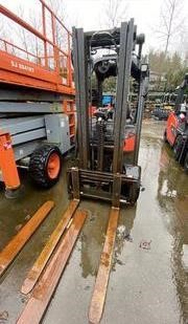2018 Linde H18T IC Pneumatic Forklift 