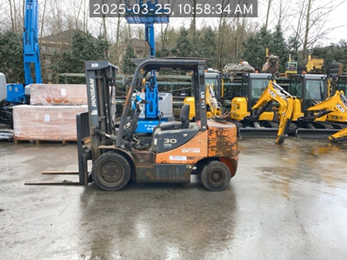 2007 Doosan G30E-5 IC Pneumatic Forklift 