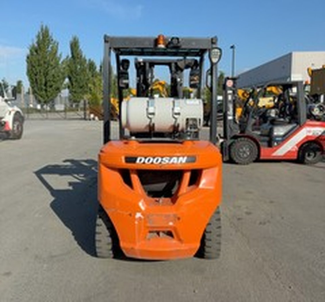 2022 Doosan G30E-5 IC Pneumatic Forklift 